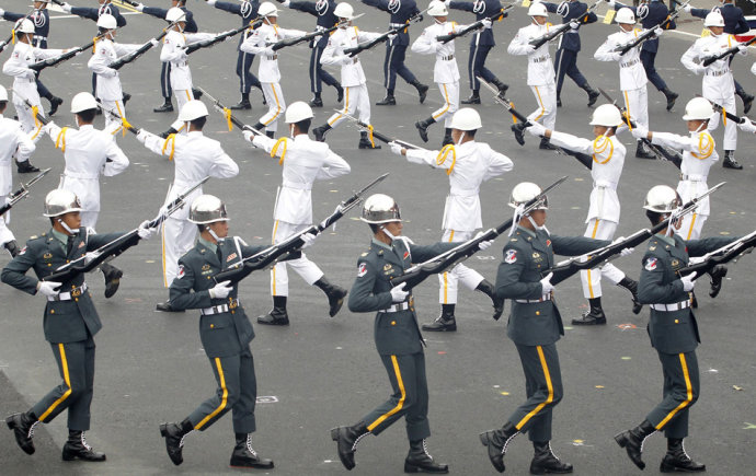 台湾纪念辛亥百年阅兵图片