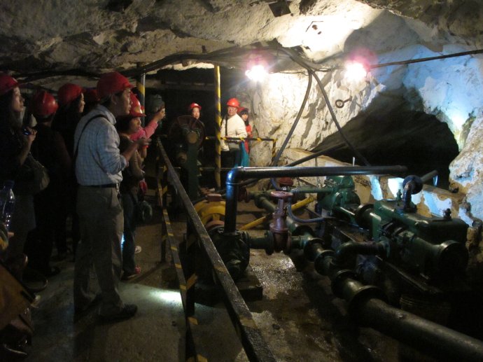 南非旅行记之五：深入地底二百米，金矿下面很血腥