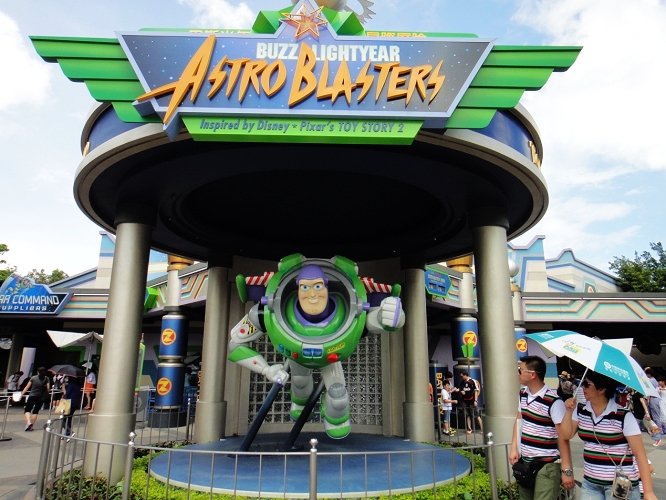 宇宙遨游梦想，在香港迪士尼乐园实现