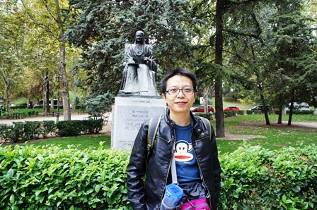 某公园里巧遇在北京出发前刚讲过的诗尼Sor Juana