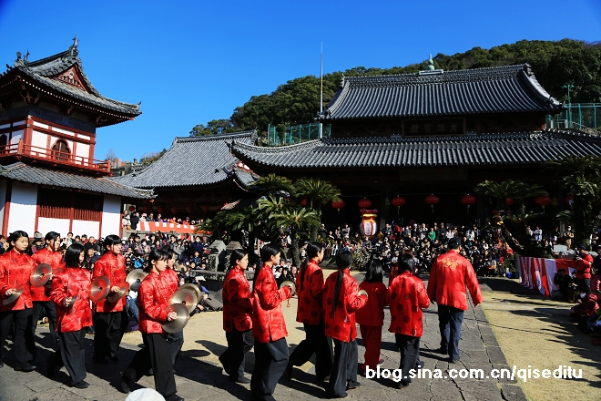长崎灯会，红红火火闹元宵