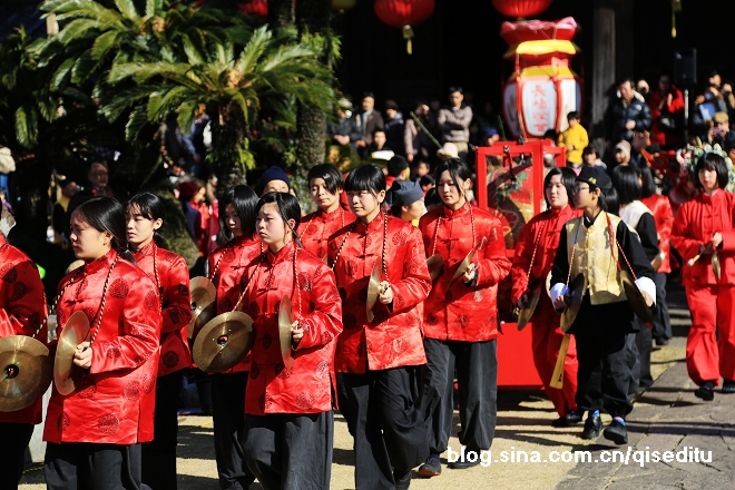 长崎灯会，红红火火闹元宵