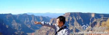吕良彪:黑暗中,我们不孤单 吕良彪:黑暗中,我们不孤单