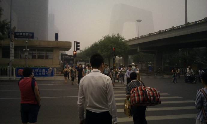 实拍北京再遭"雾霾"袭击