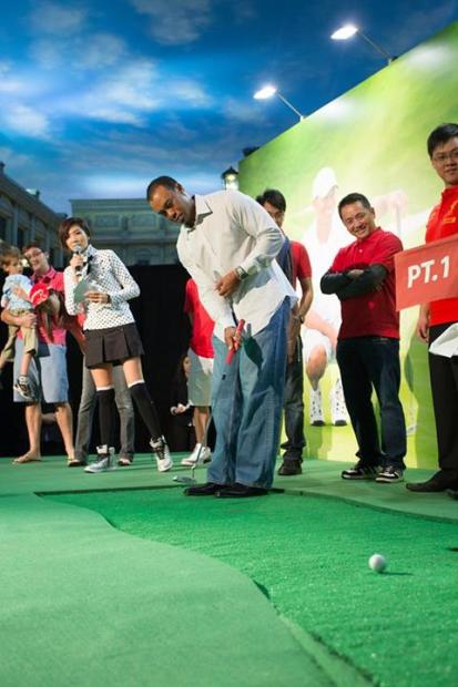 Tiger Woods (老虎伍兹) looks east for earning opportunities