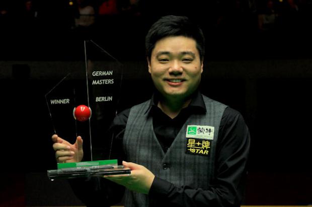 Chinese snooker star makes history