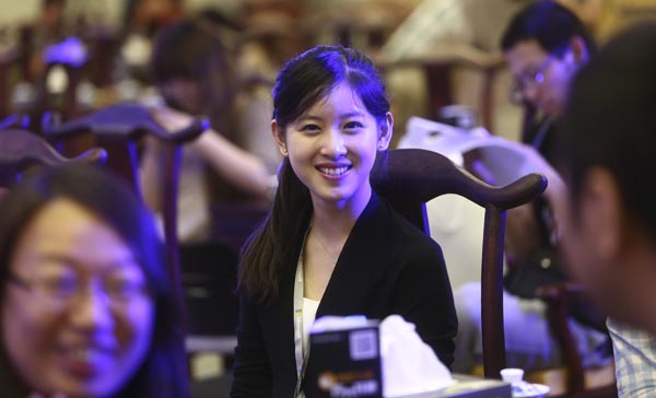 “奶茶妹妹”章泽天回国首秀 “奶茶妹妹”章泽天回国首秀