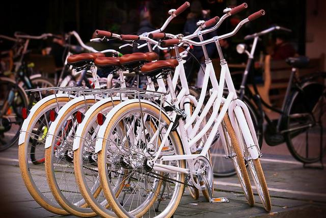 自行车经济学来袭，你会选择骑自行车上下班吗？