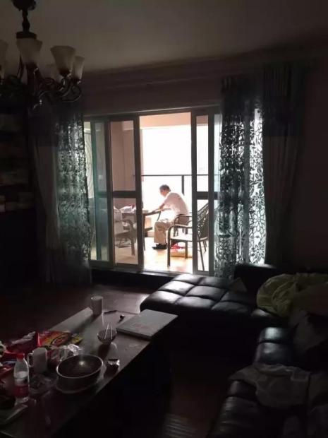 与父亲为敌