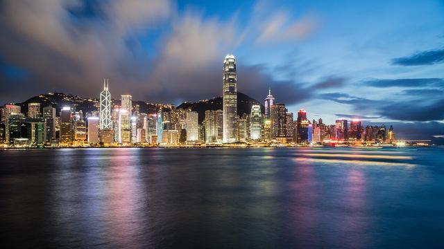 连续十五年暴涨的香港房价，香港楼市魔咒对大陆有何启示？