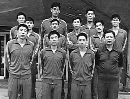 中国男篮的巨无霸穆铁柱逝世10周年 中国男篮的巨无霸穆铁柱逝世10周年