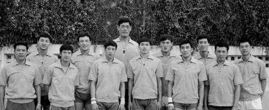 中国男篮的巨无霸穆铁柱逝世10周年 中国男篮的巨无霸穆铁柱逝世10周年