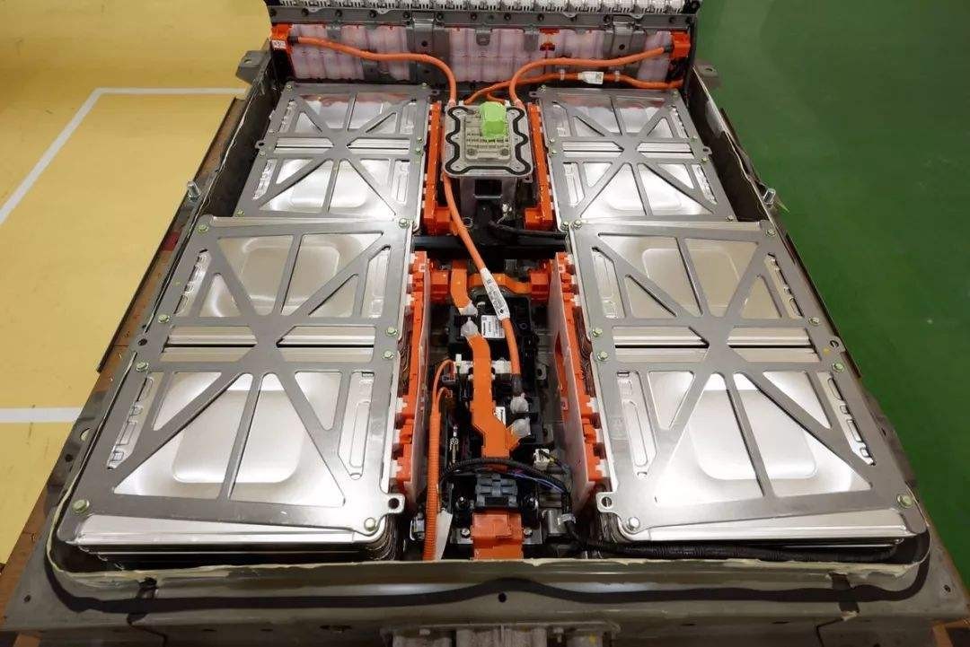 电动汽车遭遇续航桎梏，为何不推出电池组升级服务？