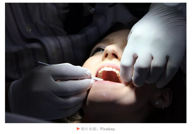 你的牙龈出血吗？如何获得9%的年轻人才拥有的健康牙龈