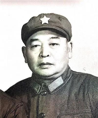 吴东峰：无将军军衔的首任军长尹先炳（下）