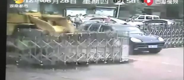 别墅无人认领，富人们已经不敢承认房子是自己的了