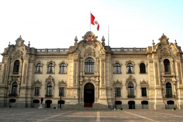 秘鲁正式出台法律 卸任总统一年内不得离境