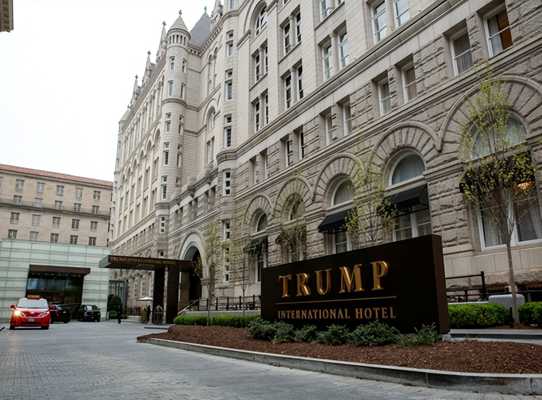 特朗普完成对华府酒店3.75亿美元的出售