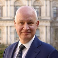 第十六届财新峰会